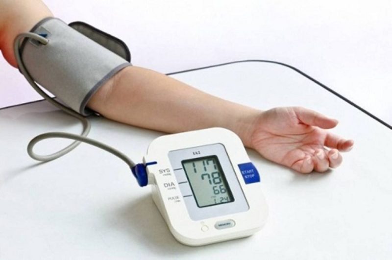 Huyết áp cao không nên nâng mũi để tránh di chứng