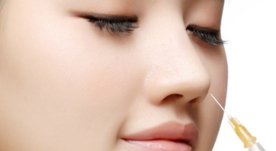 Tiêm filler mũi nên chọn nơi đáng tin cậy thực hiện (hình ảnh minh họa)