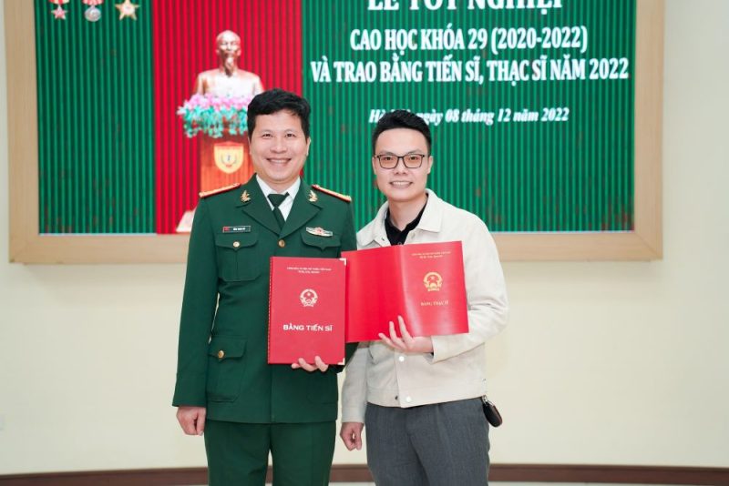 Tiến sĩ thẩm mỹ Tống Hải và Thạc sĩ Thẩm mỹ Lê Hùng nâng mũi Golden Line Plus