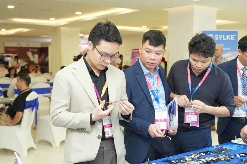 Kinh nghiệm nâng mũi Thạc sĩ Lê Hùng - Thẩm mỹ tận tâm, đẹp từ sự thấu hiểu 7 hoi thao 1
