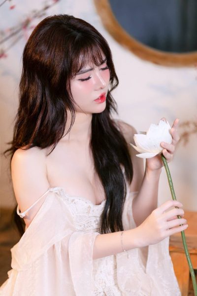 Bảo mật thông tin khách hàng trong thẩm mỹ quan trọng ra sao? Đừng chủ quan nếu chưa đọc điều này 5 Thạc sĩ Lê Hùng cùng khách hàng ký kết hợp đồng dịch vụ với các điều khoản bảo mật thông tin khách hàng minh bạch và rõ ràng.